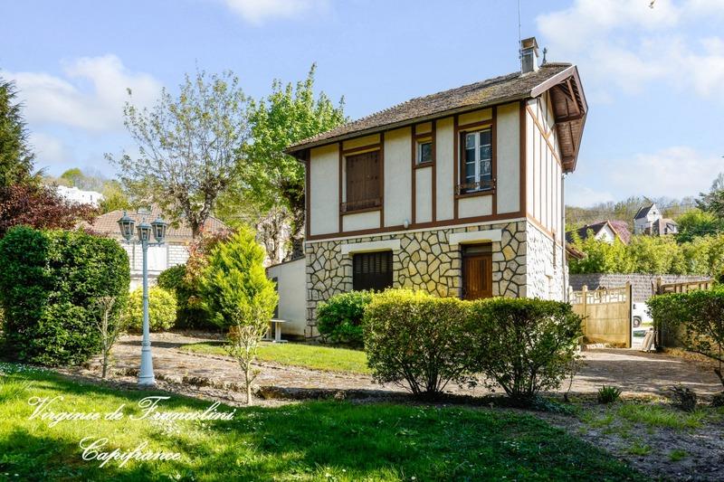 Maison - 304 m² - 10 pièces