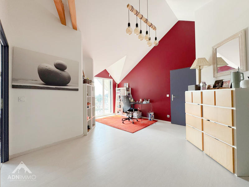 Maison - 280 m² - 6 pièces