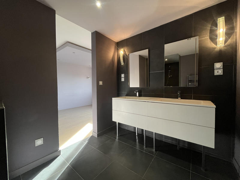 Maison - 90 m² - 3 pièces