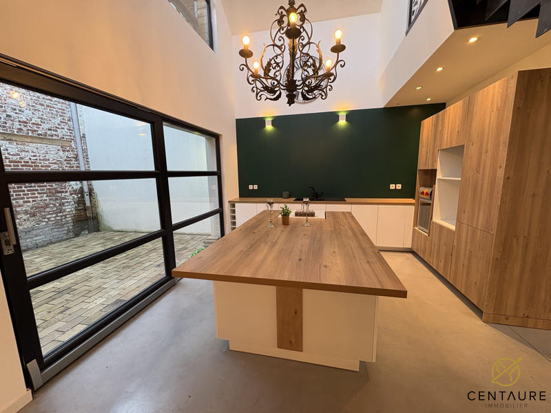 Loft - 117 m² - 5 pièces