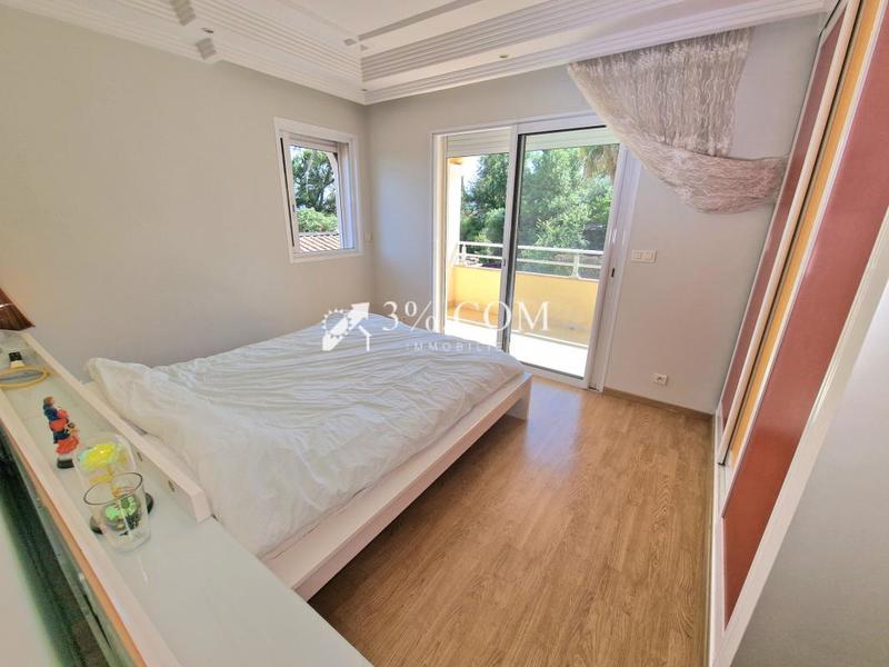 Villa - 300 m² - 15 pièces