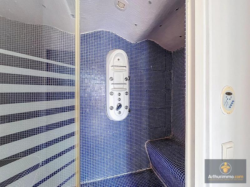 Maison - 288 m² - 8 pièces