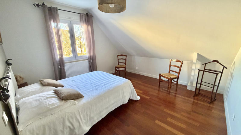 Maison - 111 m² - 7 pièces