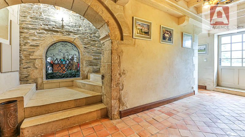 Maison - 373 m² - 11 pièces