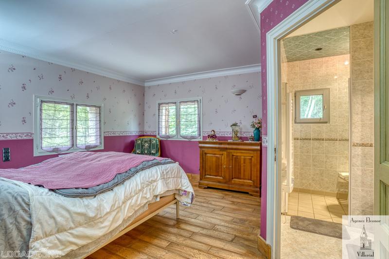 Maison traditionnelle - 315 m² - 10 pièces