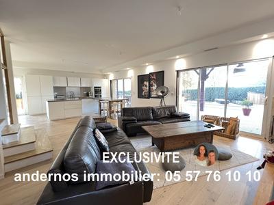 Maison - 233 m² - 7 pièces