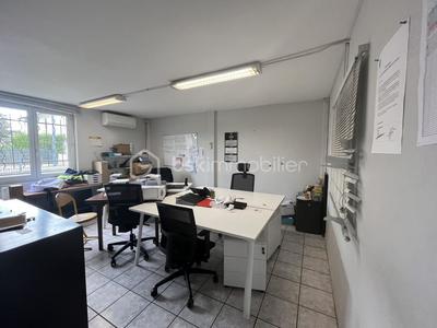 Bureau - 968 m² - 19 pièces