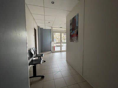 Bureau - 131 m² - 7 pièces