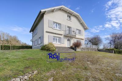 Maison - 200 m² - 7 pièces