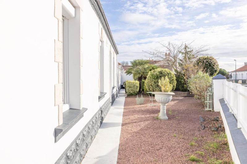 Maison - 182 m² - 7 pièces