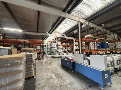 Entrepôt - 2 500 m²