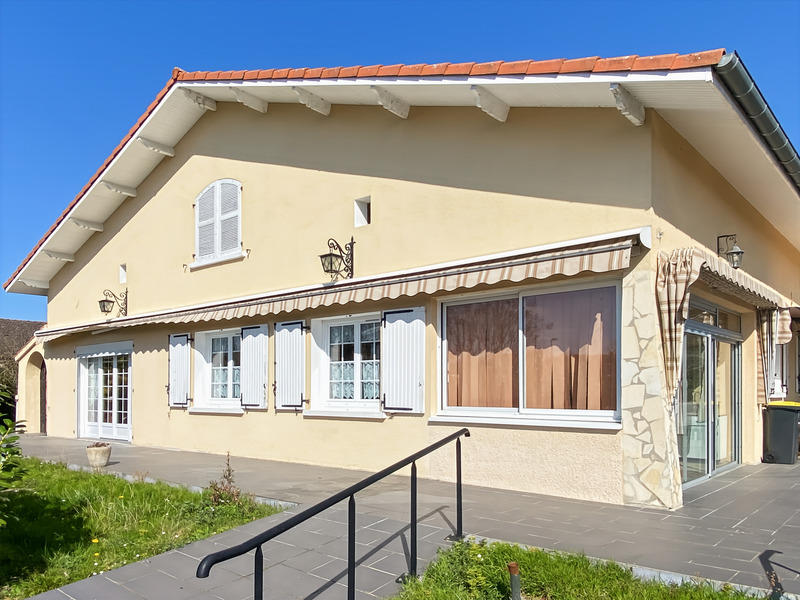 Maison - 192 m² - 6 pièces