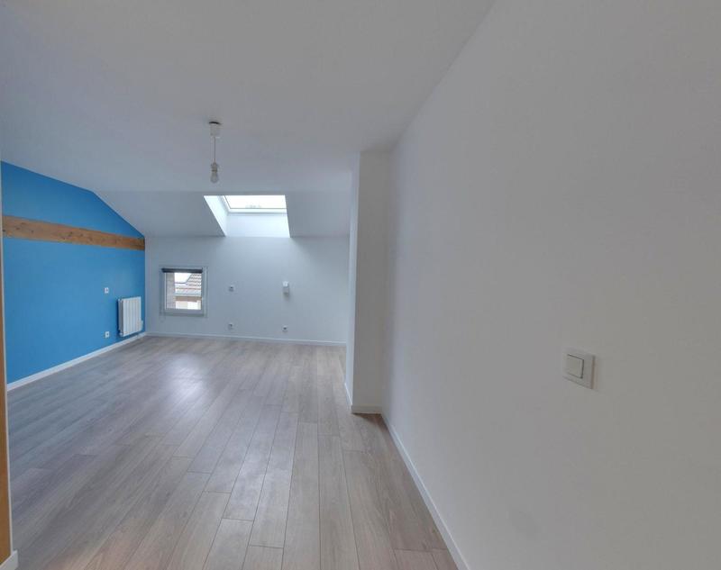 Maison - 201 m² - 10 pièces