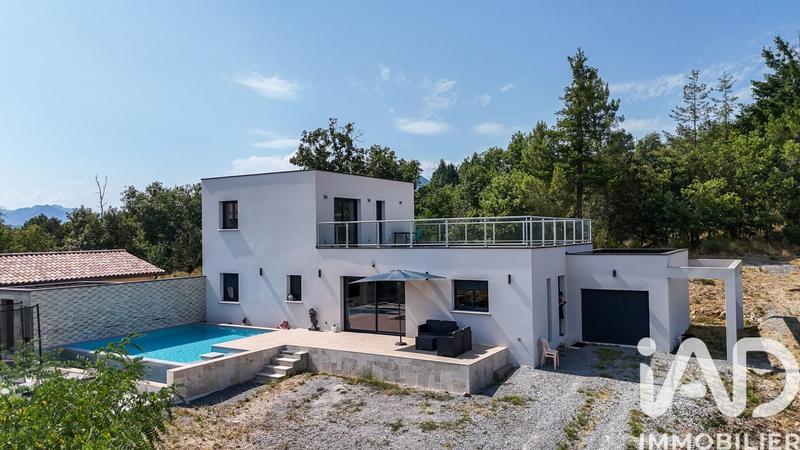 Maison - 150 m² - 4 pièces