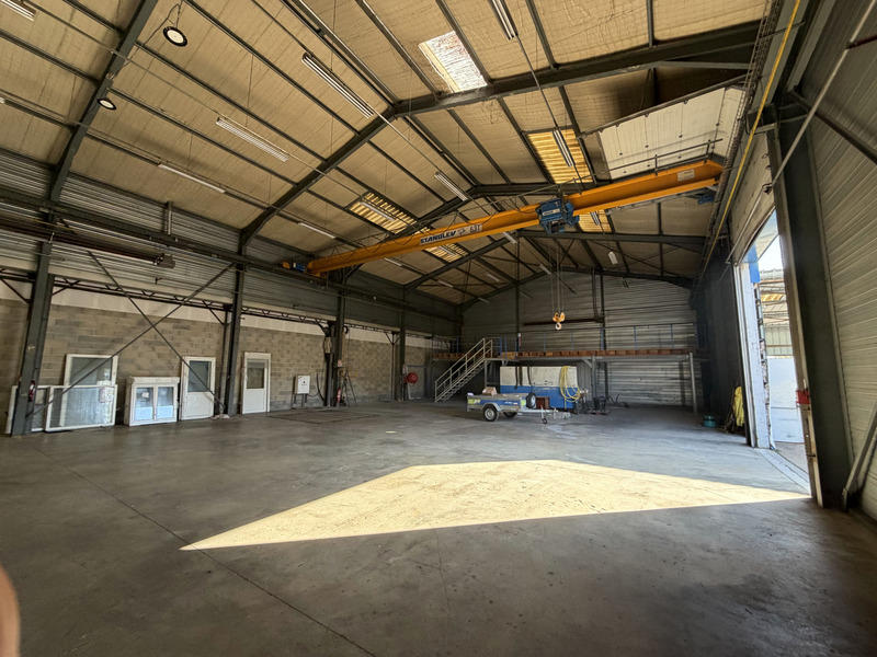 Entrepôt - 430 m² - 1 pièce