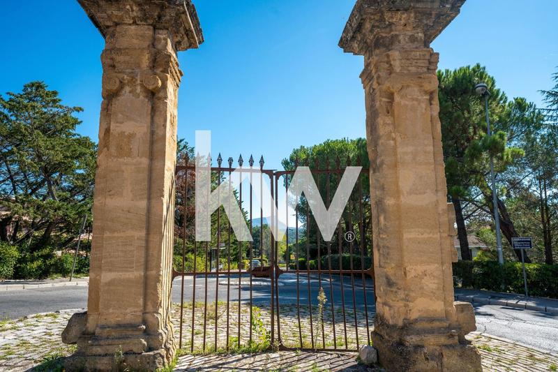 Appartement - 75 m² - 4 pièces