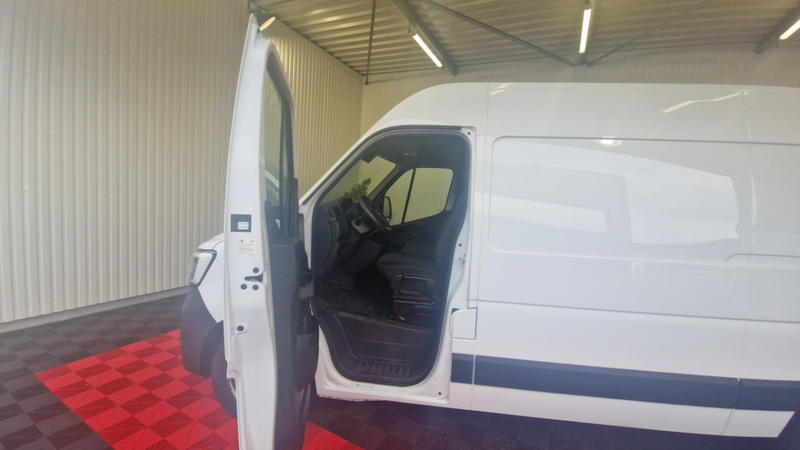 Renault Master trac f3300 l2h2 blue dci 135 confort