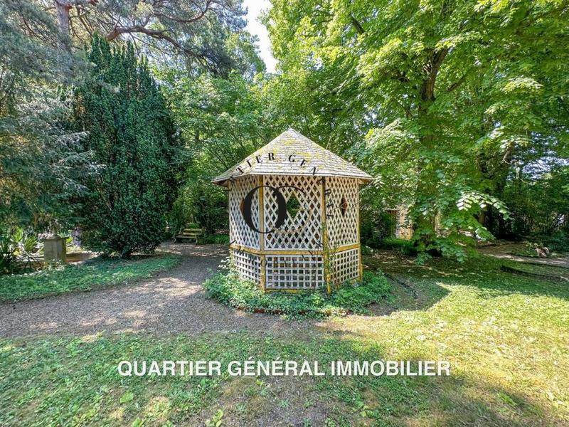 Maison de maîtres - 300 m² - 6 pièces