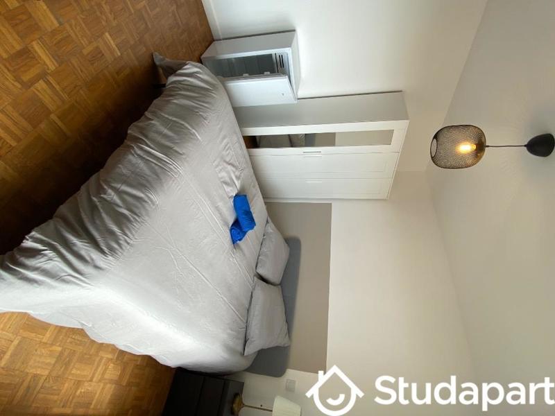 Chambre - 11 m² - 1 pièce