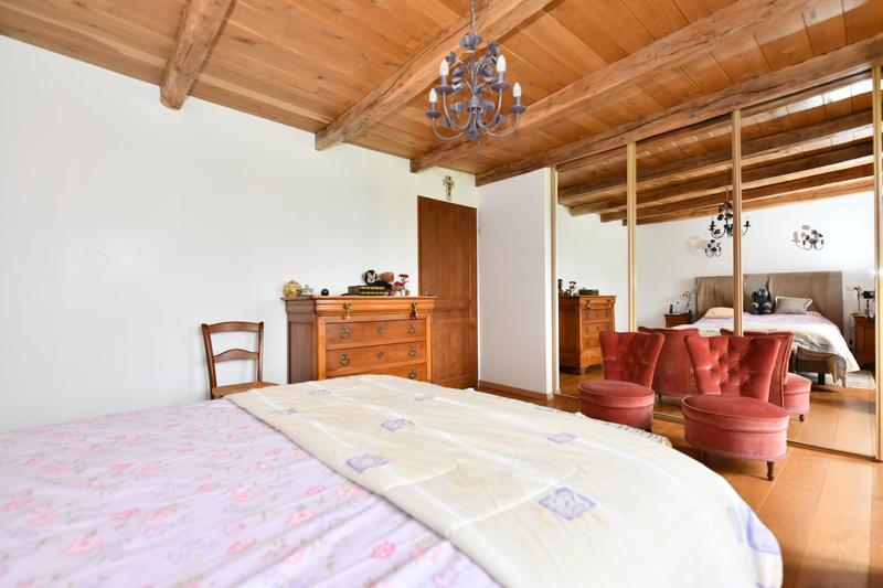 Maison - 302 m² - 8 pièces