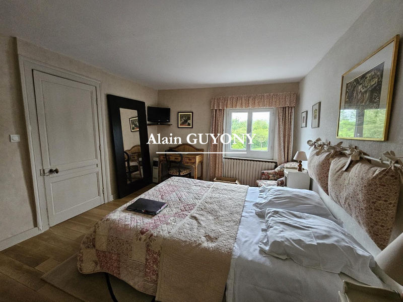 Maison - 441 m² - 14 pièces