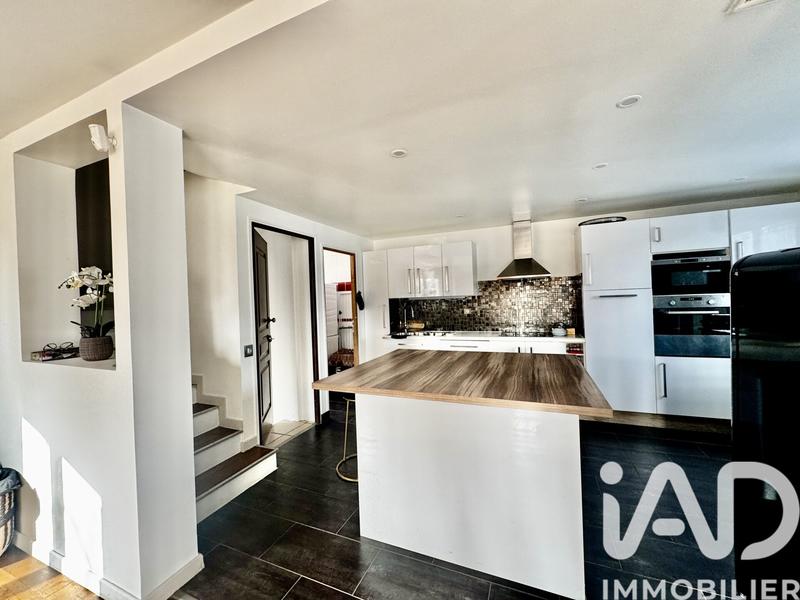 Maison - 163 m² - 7 pièces