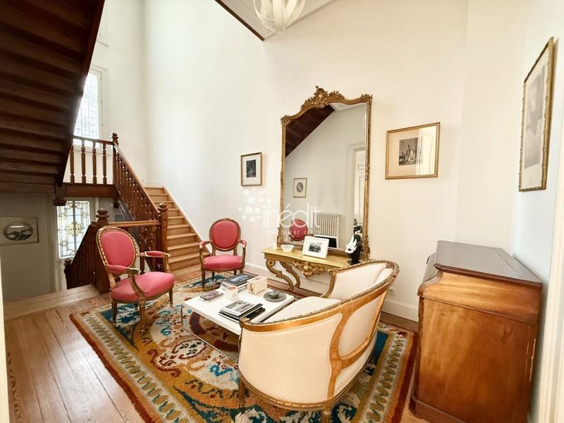 Maison bourgeoise - 289 m² - 8 pièces