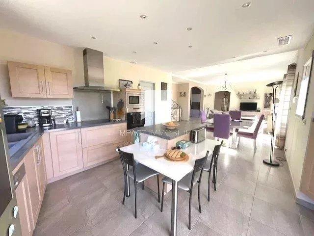 Maison - 159 m² - 7 pièces