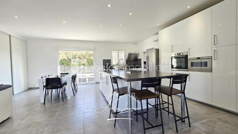 Villa - 180 m² - 6 pièces