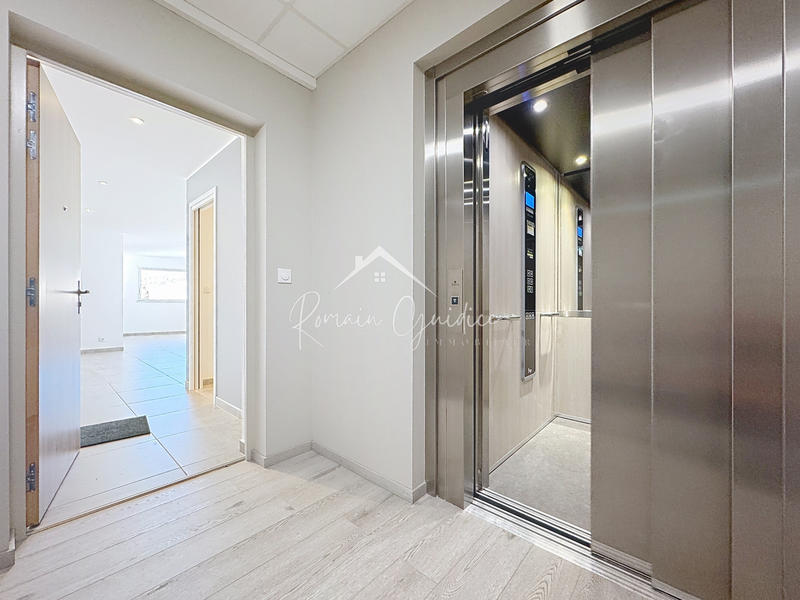 Appartement - 135 m² - 4 pièces