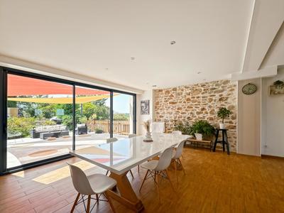 Maison - 185 m² - 4 pièces