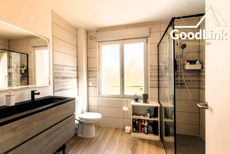 Maison traditionnelle - 95 m² - 6 pièces