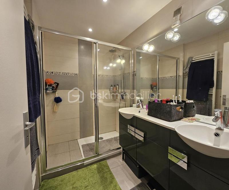 Appartement - 94 m² - 5 pièces