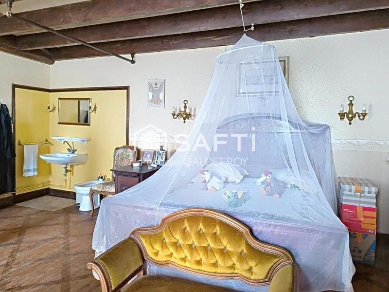 Maison - 270 m² - 9 pièces