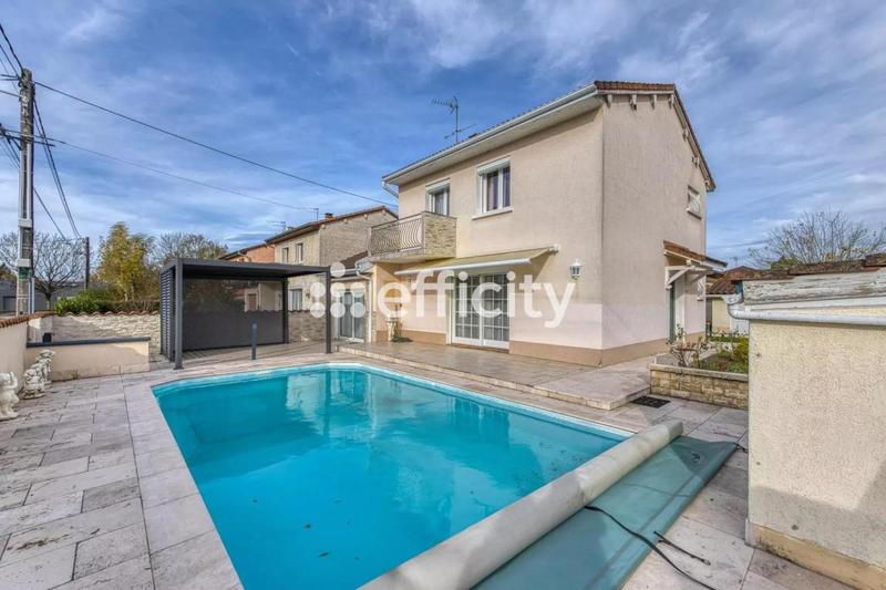 Pavillon - 120 m² - 7 pièces