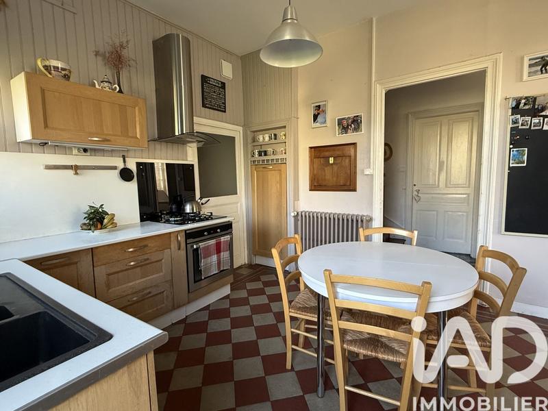 Maison - 182 m² - 10 pièces