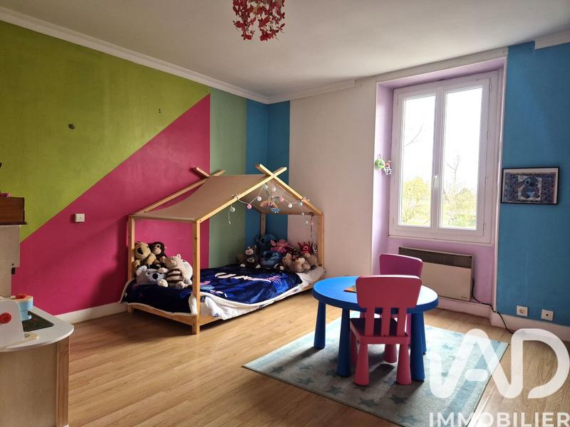 Maison - 186 m² - 8 pièces