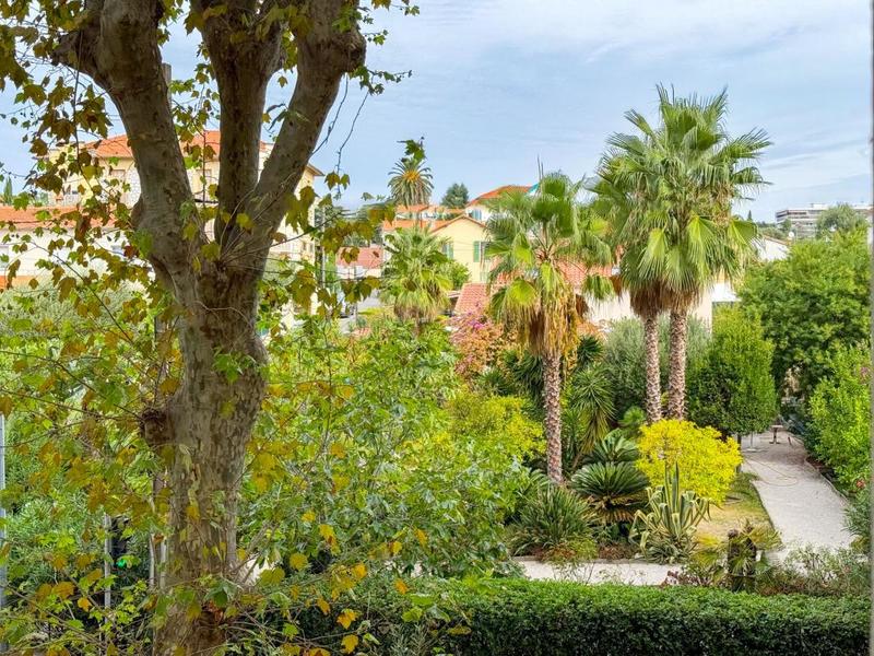 Appartement - 80 m² - 3 pièces