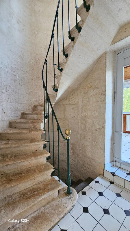 Maison - 195 m² - 9 pièces