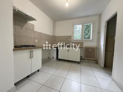 Appartement - 64 m² - 4 pièces