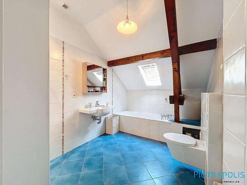 Villa - 162 m² - 6 pièces