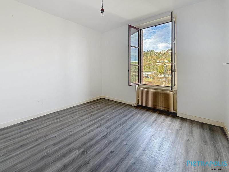 Maison - 85 m² - 5 pièces