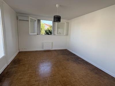 Maison - 99 m² - 6 pièces