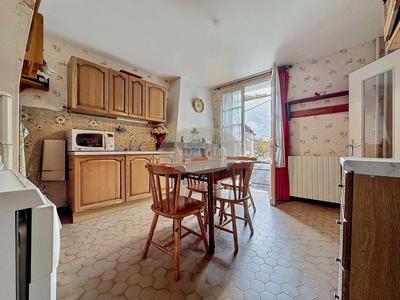 Maison - 75 m² - 9 pièces