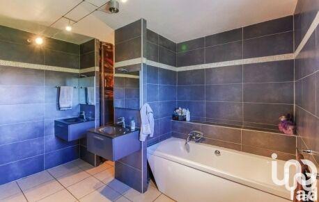 Maison - 250 m² - 7 pièces