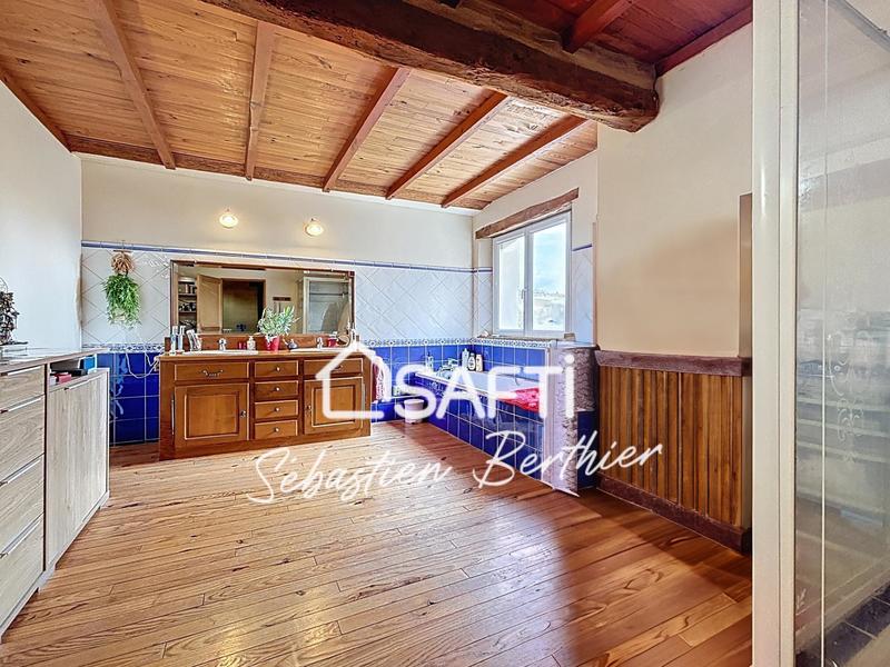 Maison - 237 m² - 7 pièces