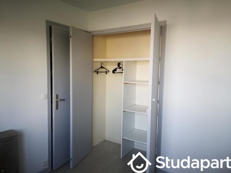 Chambre - 13 m² - 1 pièce