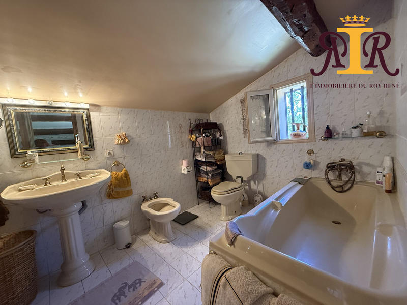 Maison traditionnelle - 169 m² - 7 pièces