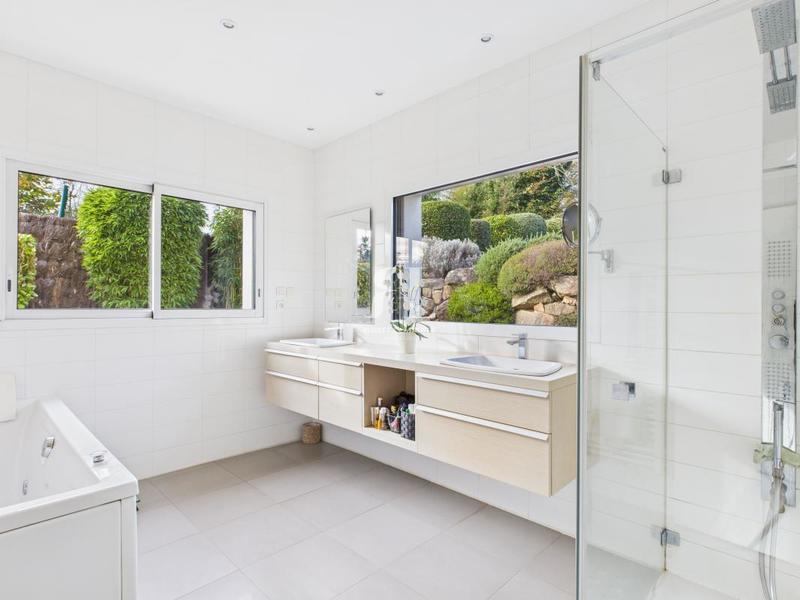 Maison - 230 m² - 5 pièces