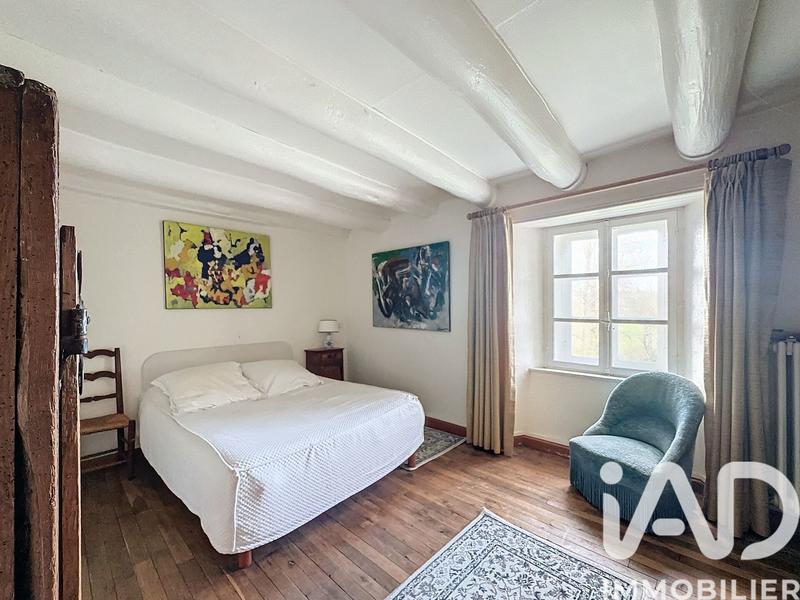 Maison - 270 m² - 11 pièces